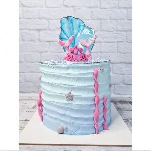 עוגה גבוהה ומעוצבת לבנות