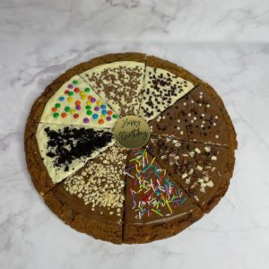 פיצת שוקולד - עוגיית שוקולד צ'יפס ענקית